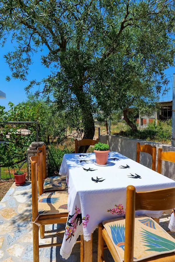 Vila Lejla Ksamil Guest house